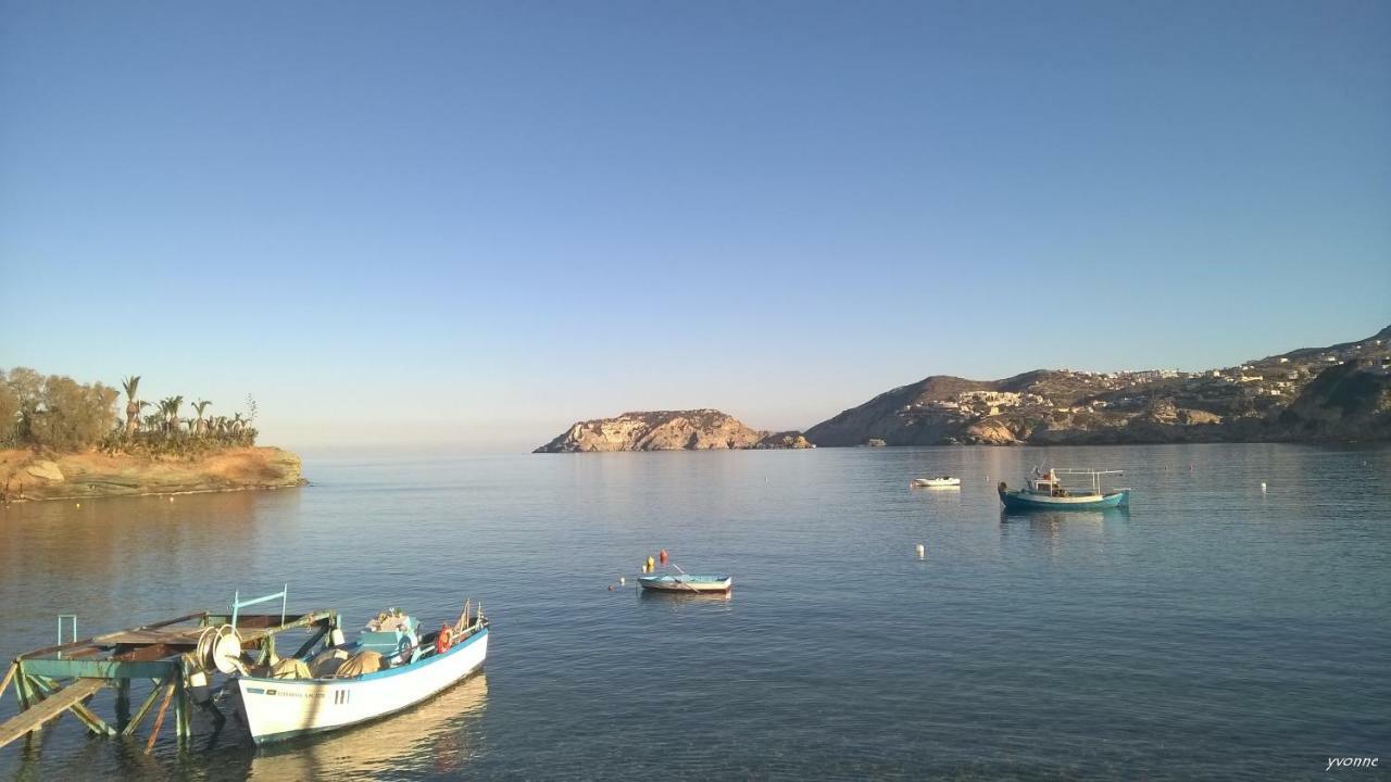 Komissa΄S Beach House Agia Pelagia  Exterior foto